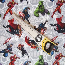 Stof Marvel Avengers Superhelden in actie | Wolf Stoffen